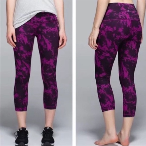 lululemon athletica Pants - Lululemon Purple Wunder Under Leggings Size 2 EUC
